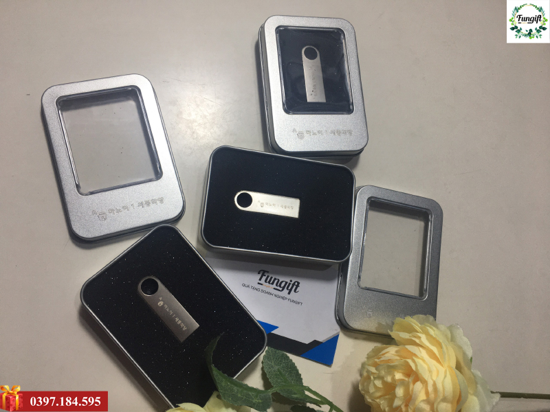 Khắc laser lên usb