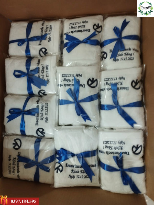 Khăn bông tăm quà tặng thêu logo