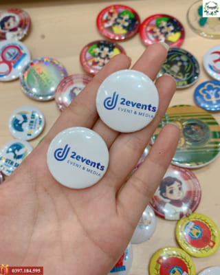 Làm huy hiệu cài áo theo yêu cầu