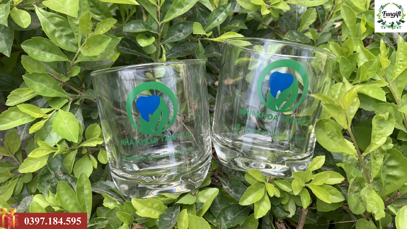 Ly thủy tinh in theo yêu cầu