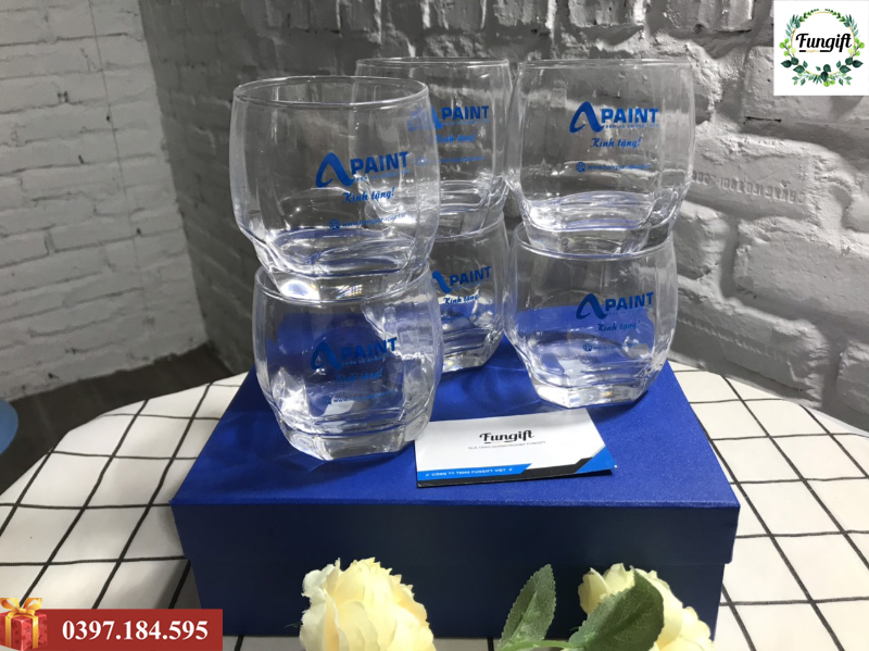 Quà tặng cốc thủy tinh
