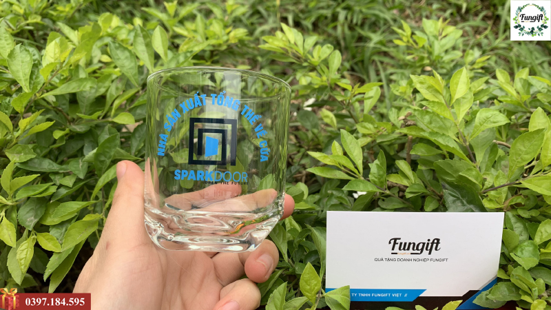 Quà tặng ly thủy tinh