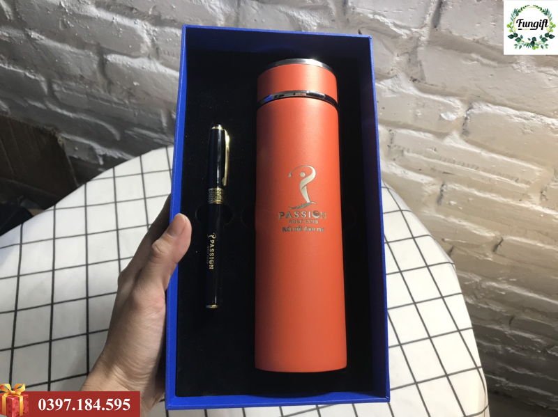 Set bình giữ nhiệt và bút ghi chép khắc logo theo yêu cầu