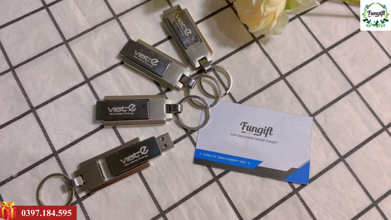 Usb kim loại khắc chữ