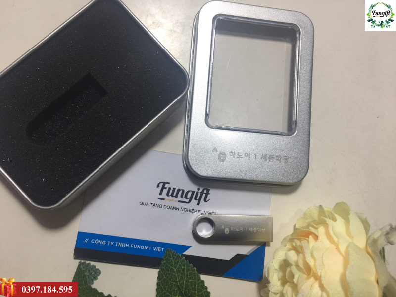 Usb quà tặng in khắc theo yêu cầu