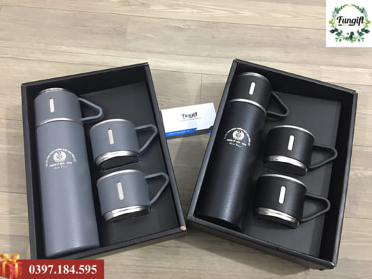 Bình giữ nhiệt kèm 2 cốc khắc logo