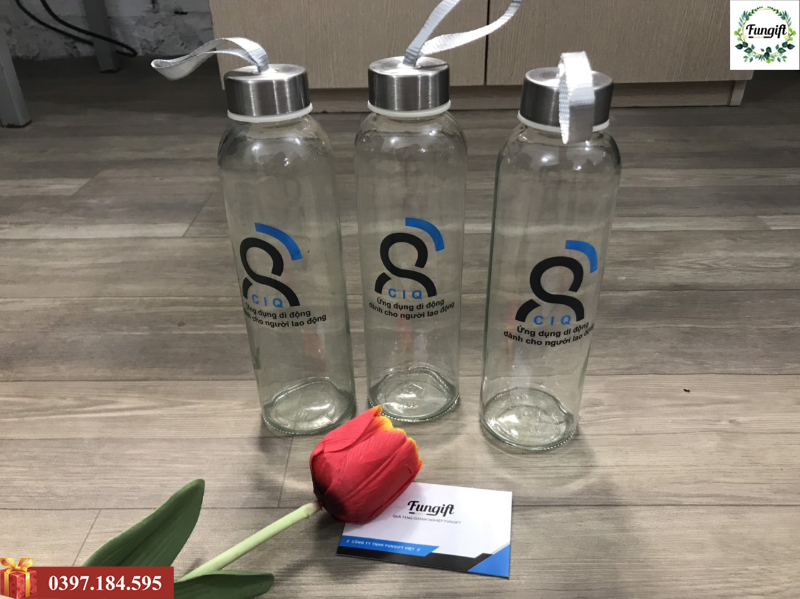 Bình thủy tinh 500ml có dây in logo