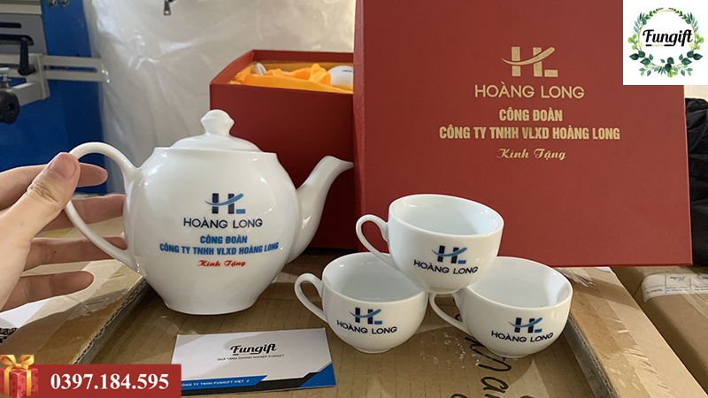 Bộ ấm chén trà làm quà tặng