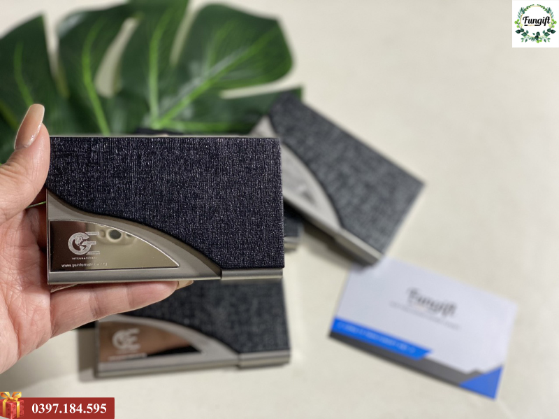 Địa chỉ khắc laser lên ví đựng card visit