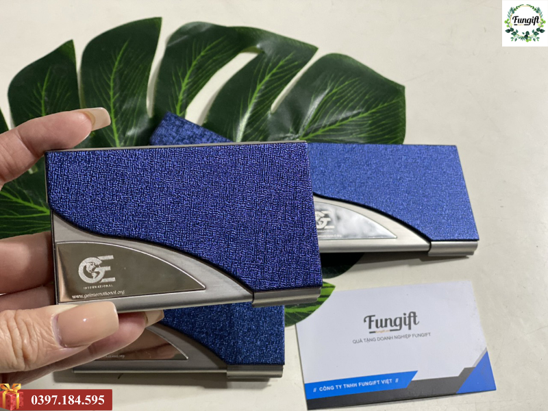 Hộp đựng namecard khắc tên làm quà tặng