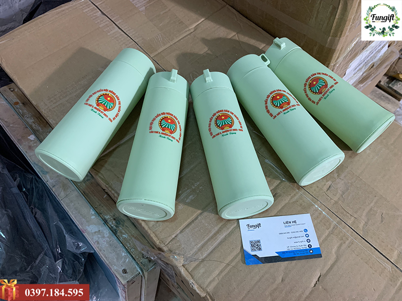 In bình nước nhựa