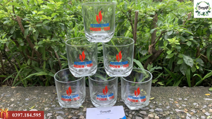 In cốc thủy tinh làm quà tặng