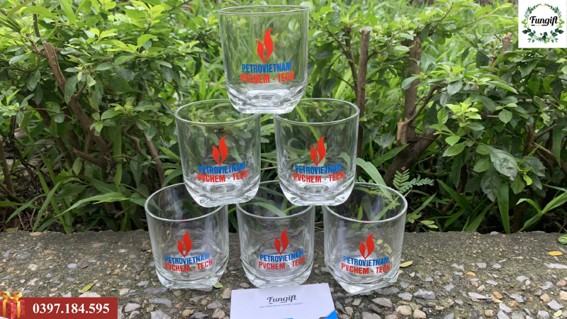 In cốc thủy tinh làm quà tặng