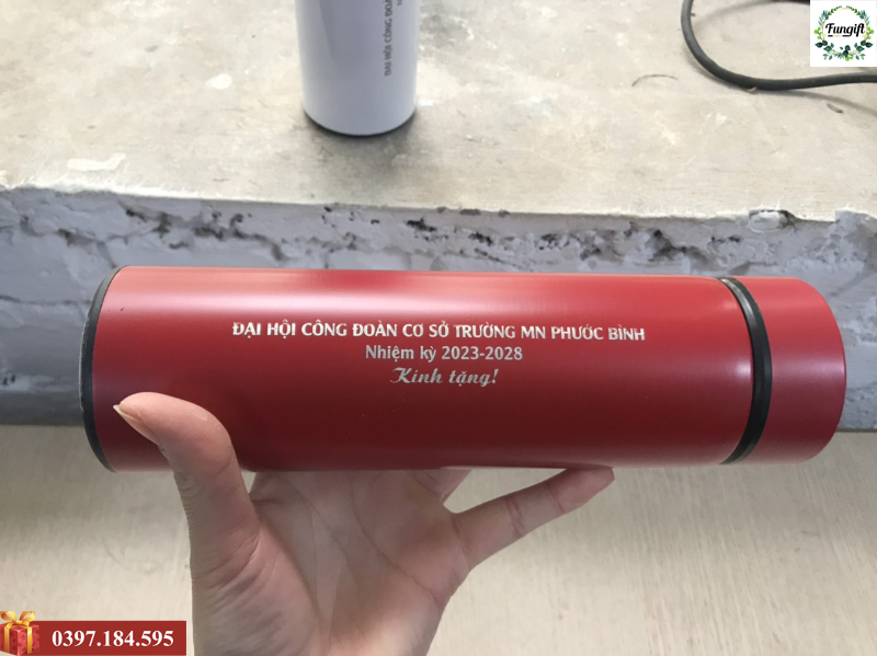 Khắc laser lên bình giữ nhiệt Hà Nội