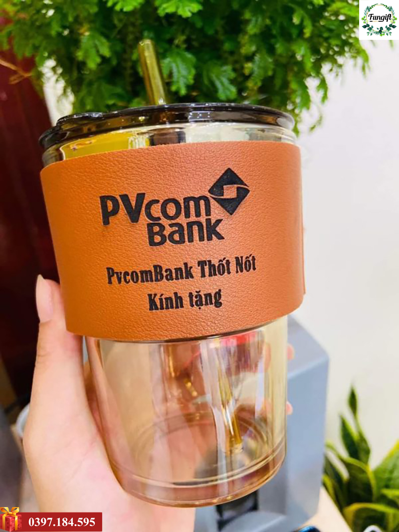 Ly thủy tinh khắc logo theo yêu cầu