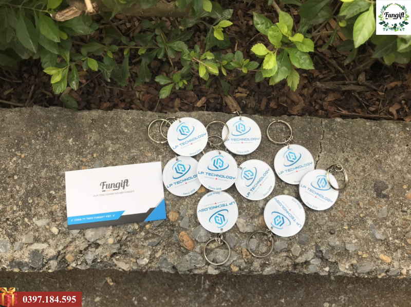 Móc khóa mica quà tặng