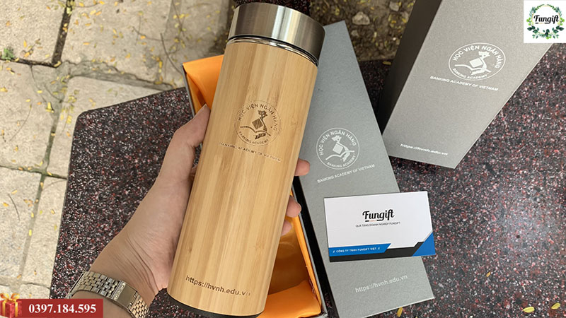 Bình giữ nhiệt gỗ khăc tên theo yêu cầu giá rẻ
