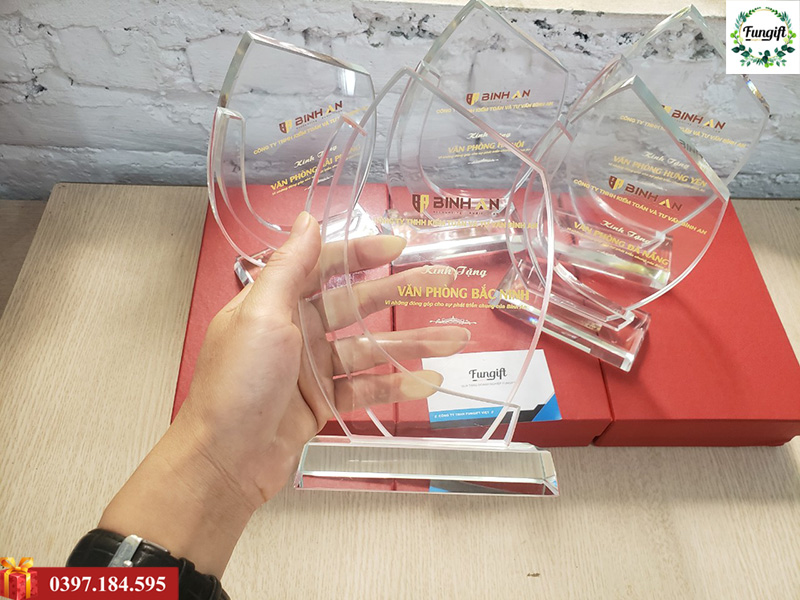 Kỷ niệm chương giá rẻ Hà Nội