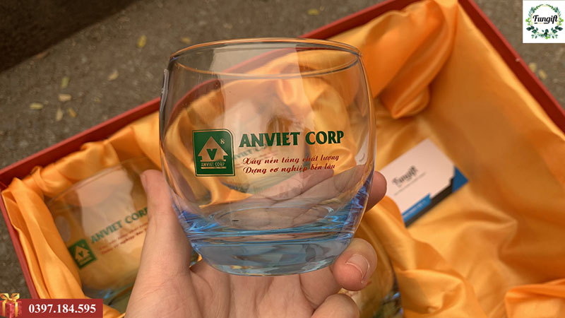 Quà tặng cốc thủy tinh