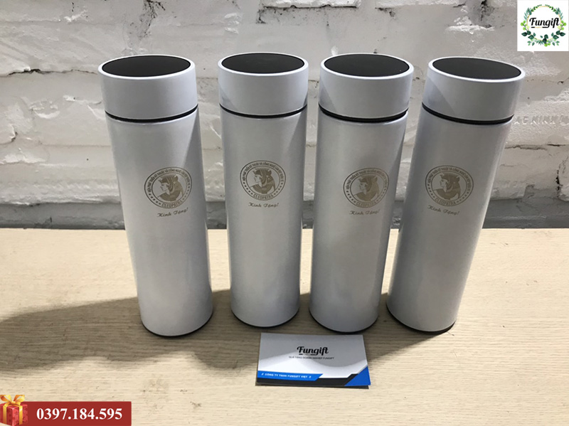 Bình giữ nhiệt khắc chữ