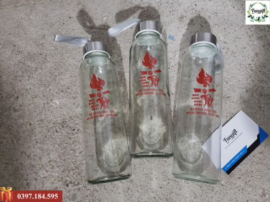 In bình nước thủy tinh