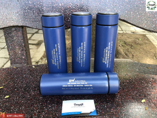 Khắc laser lên bình giữ nhiệt