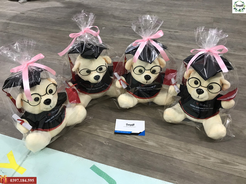 Gấu bông tốt nghiệp in logo theo yêu cầu