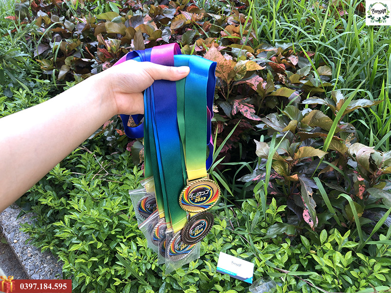 Huy chương giá tại xưởng