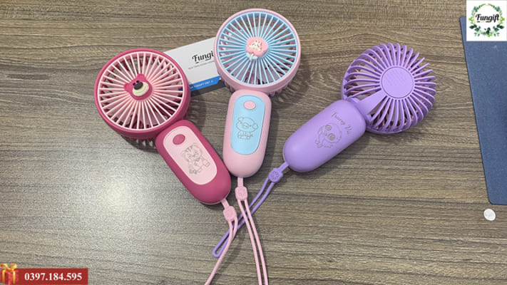 Quạt mini cầm tay khắc hình