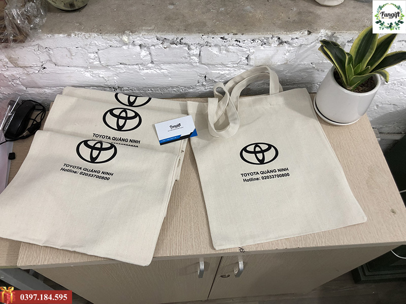 Túi canvas in logo làm quà tặng