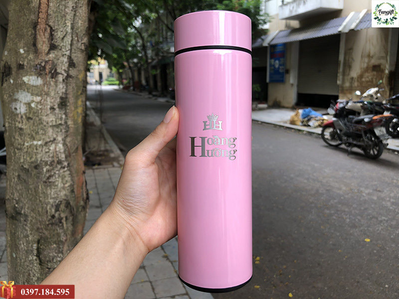 Bình giữ nhiệt in logo và thông tin theo yêu cầu của Hoàng Hường