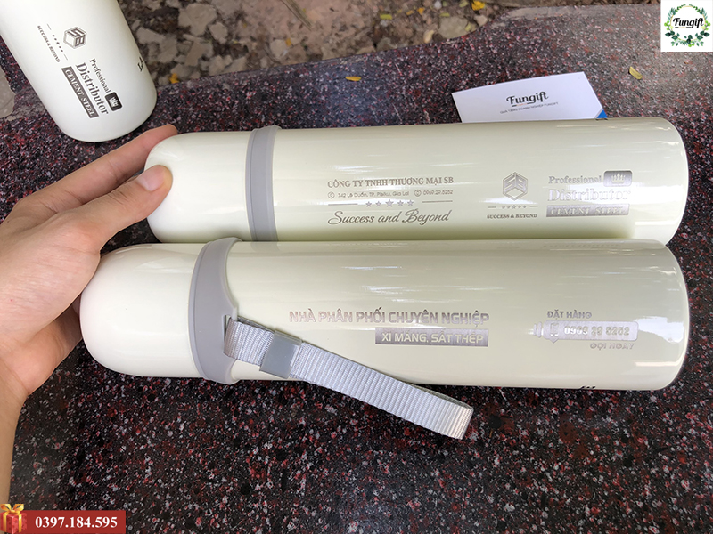 Bình giữ nhiệt có nắp uống tiện lợi khắc thông tin công ty SB