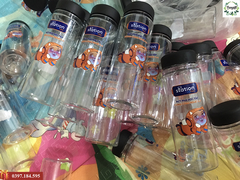 Bình nước in logo quà tặng quảng cáo hiệu quả