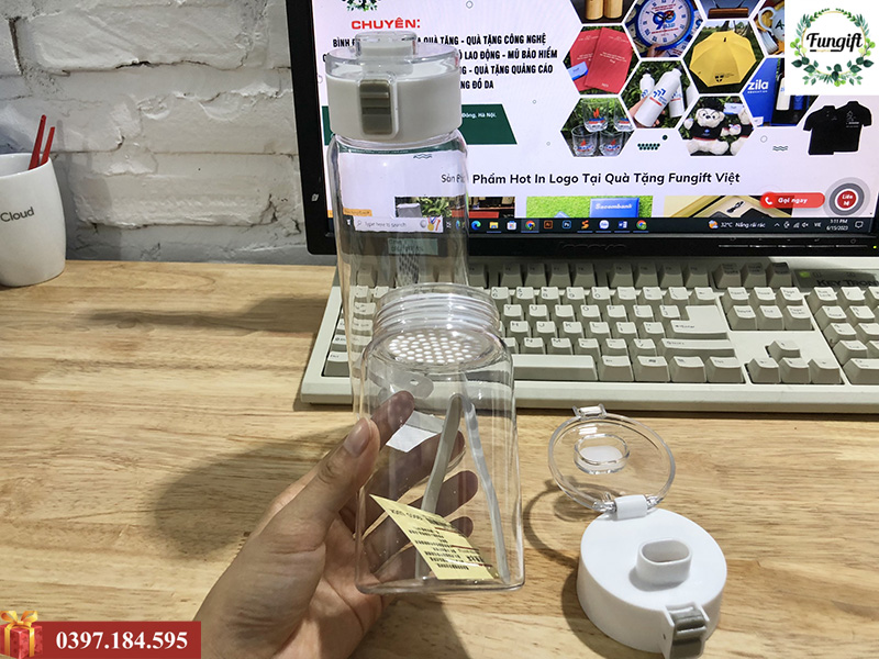Bình nước nhựa bật nắp dung tích 500ml