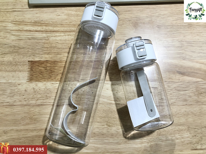 Bình nước nhựa bật nắp trong suốt các size