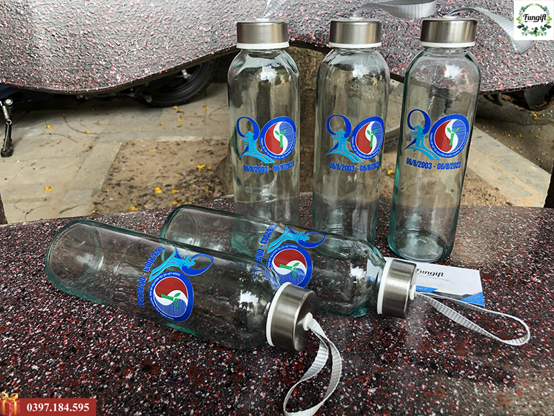 Bình thuỷ tinh dán tem logo