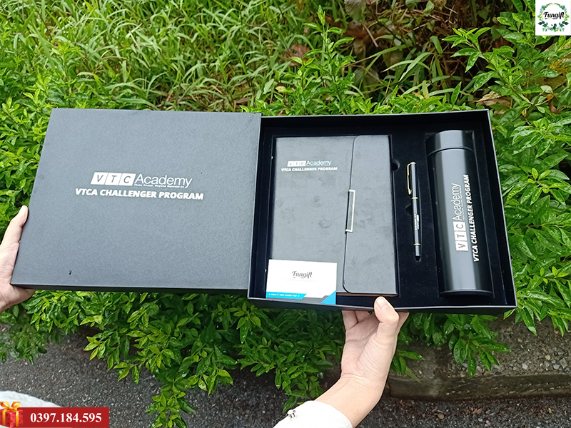 Bộ giftset quà tặng doanh nghiệp in logo theo yêu cầu
