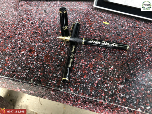 Bút ký khắc tên, khắc chữ theo yêu cầu