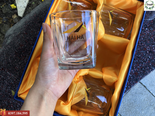 Hộp quà tặng cốc thủy tinh in logo sang trọng đẹp mắt