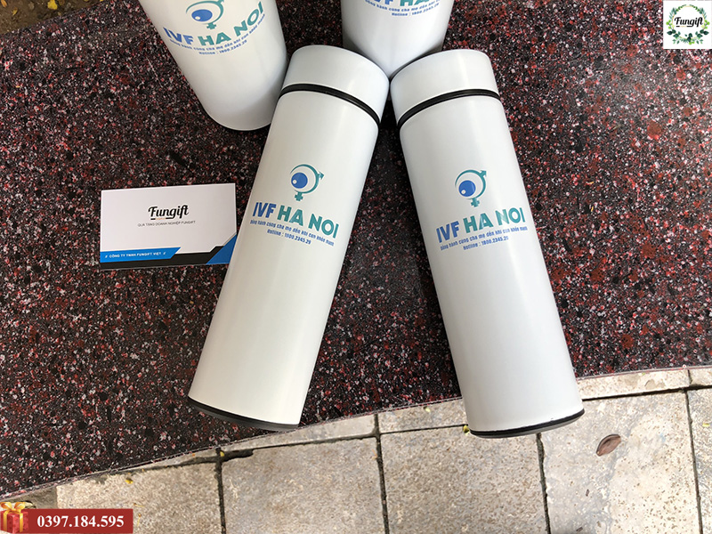 In bình giữ nhiệt kiểu dáng hiện đại 