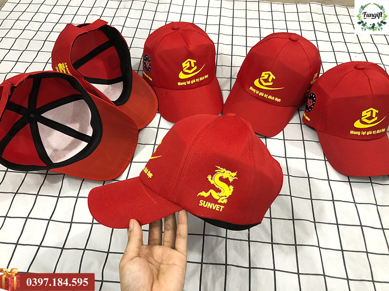 In hình ảnh theo yêu cầu lên mũ lưỡi trai