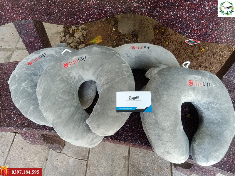 In logo Funtap lên gối chữ U theo yêu cầu