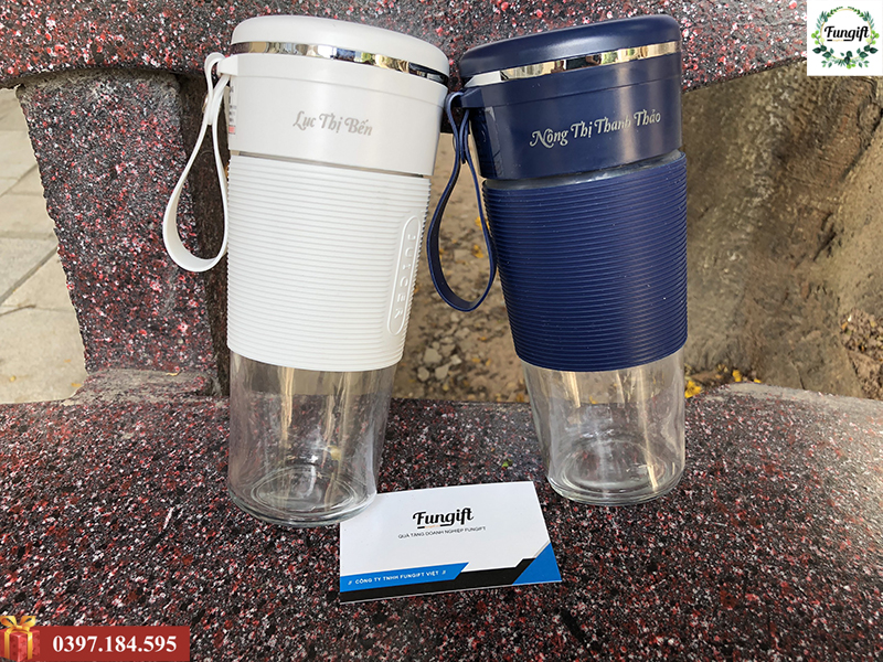 Khắc laser tên lên máy xay sinh tố