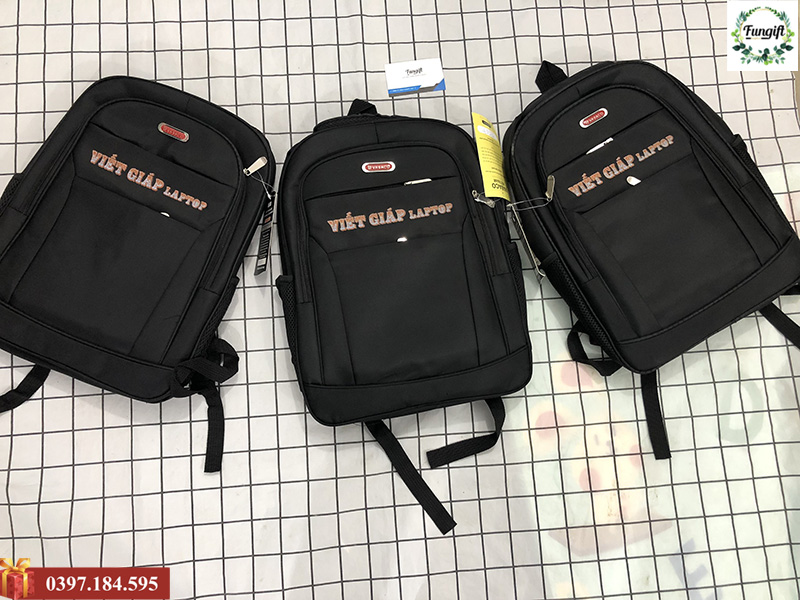 May gia công balo laptop in logo tại Hà Nội