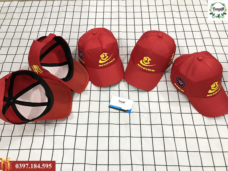 Mũ lưỡi trai màu đỏ in logo theo yêu cầu