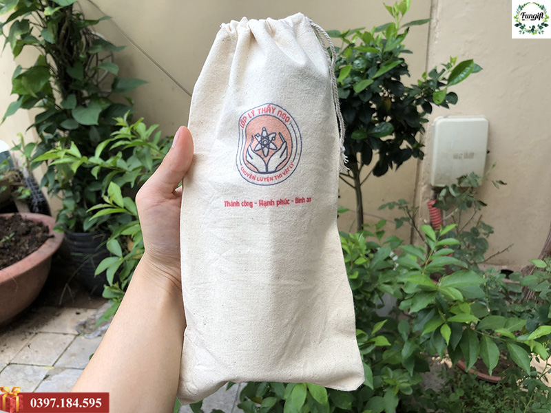 Nhận sản xuất combo bình nước và túi vải đựng in theo yêu cầu