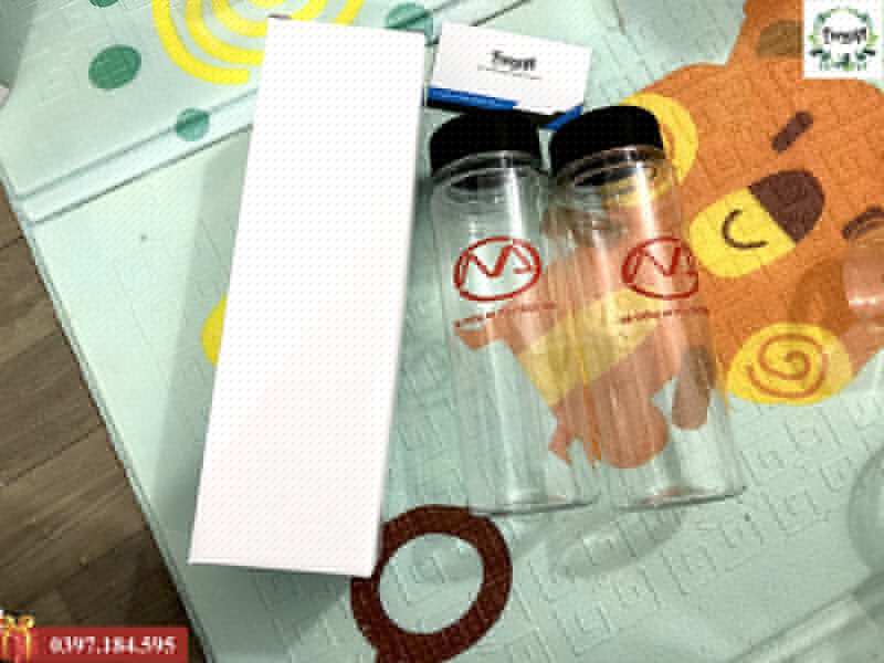 Quà tặng bình nước nhựa my bottle và hộp đựng in theo yêu cầu