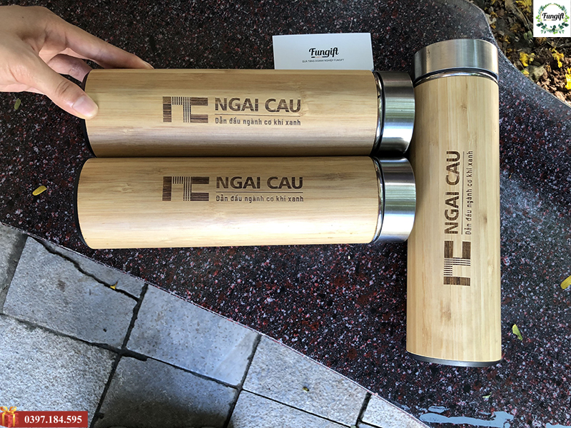 Sản xuất bình giữ nhiệt vỏ tre in logo số lượng lớn