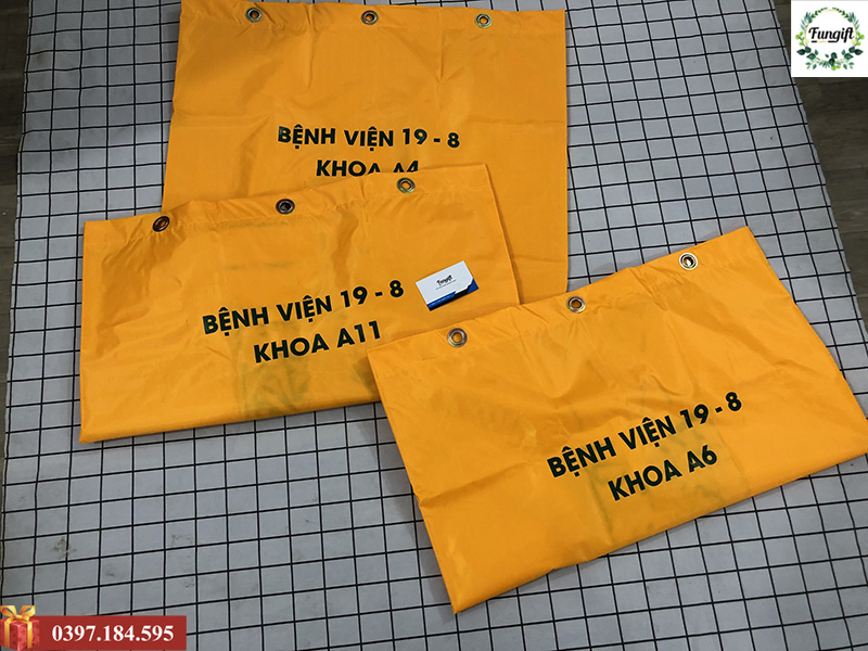 Túi đựng rác đựng trong bệnh viện