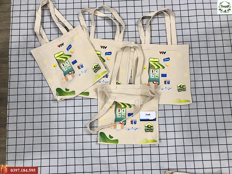 Túi vải in logo chương trình "Khi Phụ Nữ Làm Chủ"